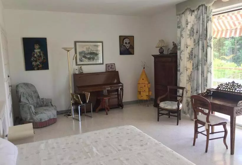 Aamiaismajoitus (B&B) Chez Mamouska