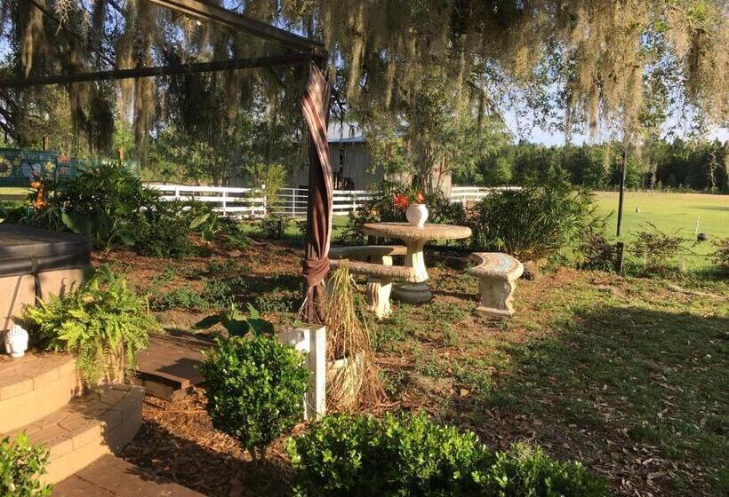 فندق Kokomo Farms