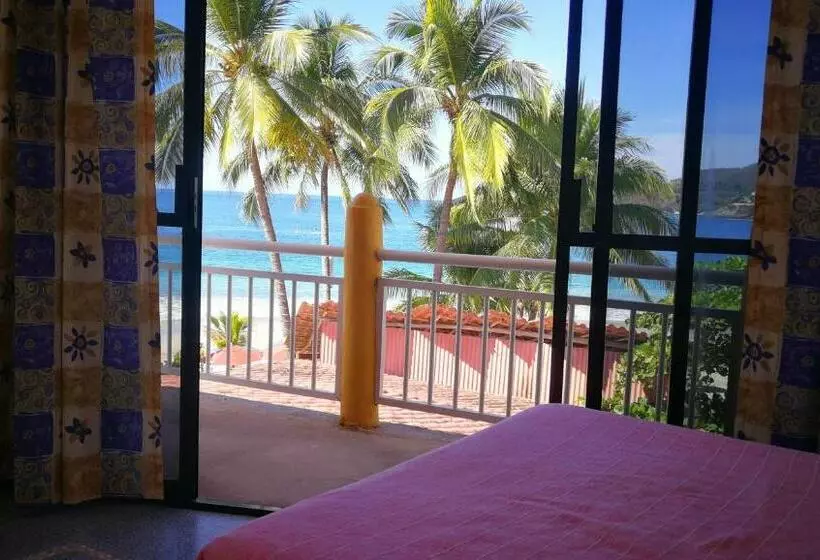 هتل Pie De Playa La Ropa