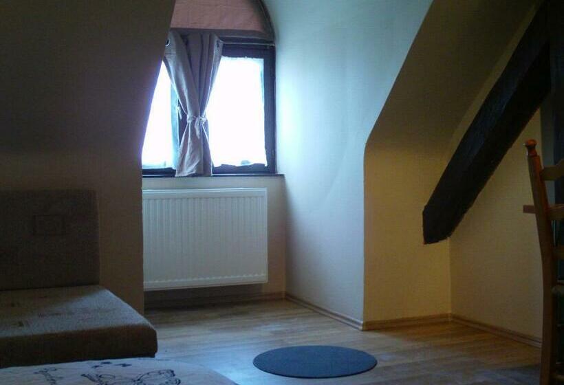 بنسيون Bristol Apartments