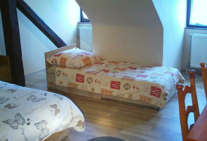 بنسيون Bristol Apartments