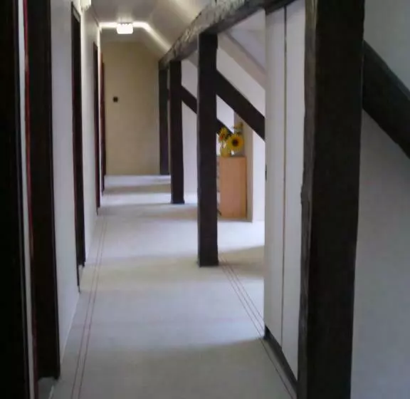 Majatalo Bristol Apartments