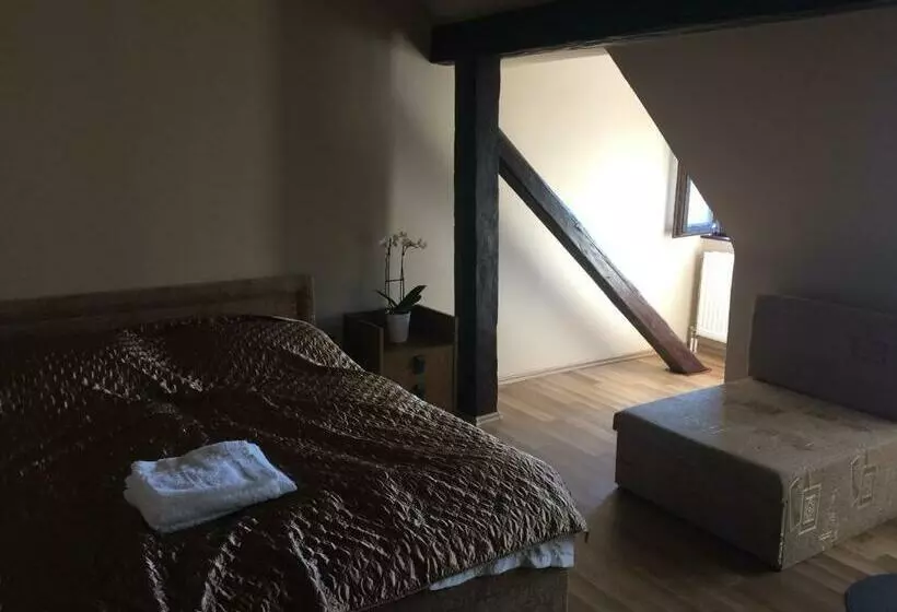 Majatalo Bristol Apartments