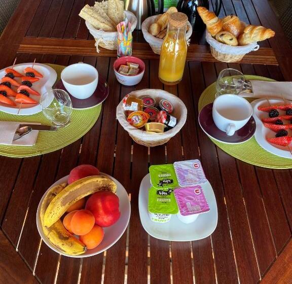 پانسیون Chalet Le Pré De La Dame