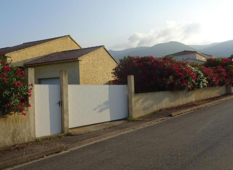 بنسيون 2 Pièces Indépendant Avec Son Jardinet Privé