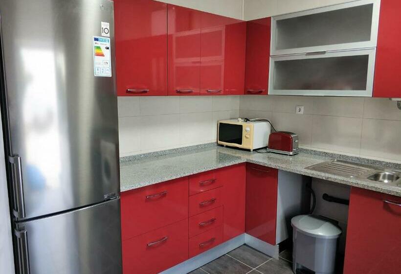 Пансион Sleep & Go Faro Airport Guest House