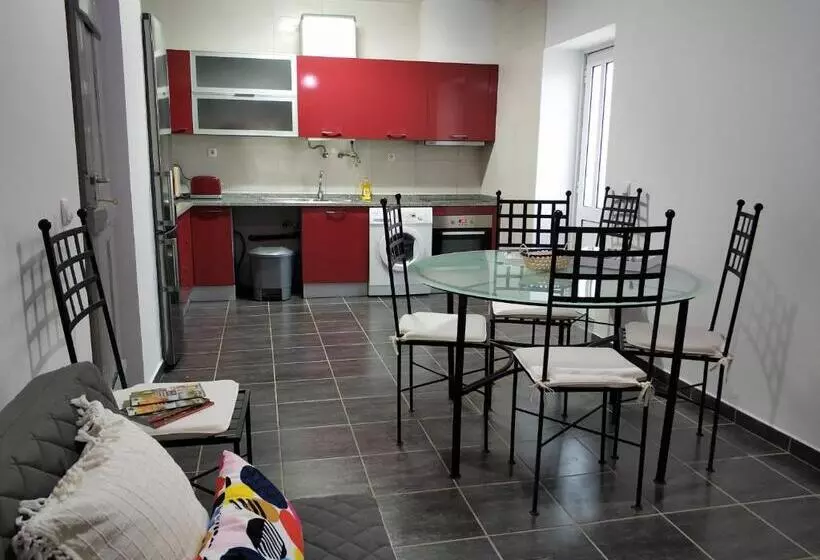 پانسیون Sleep & Go Faro Airport Guest House