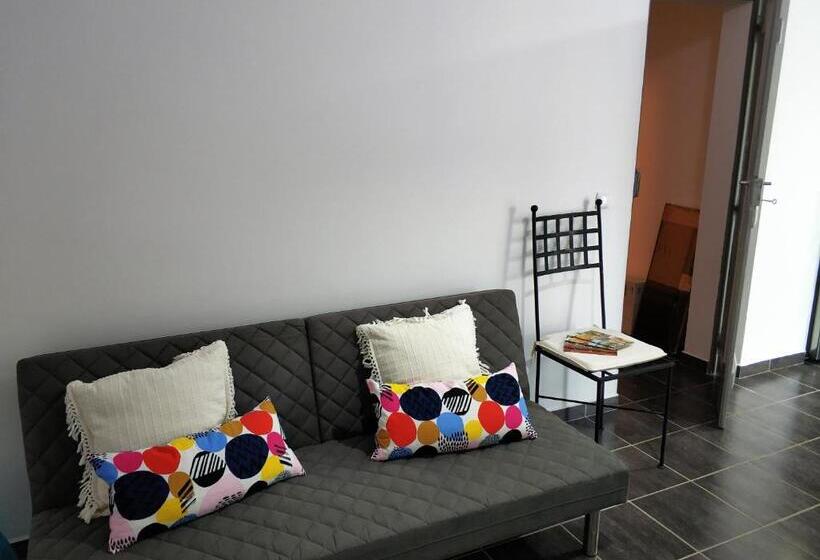 Пансион Sleep & Go Faro Airport Guest House