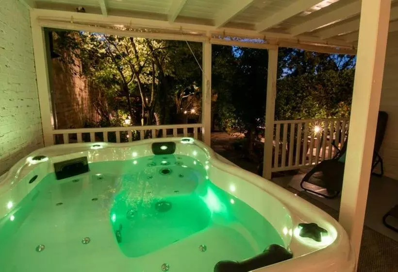 B&b Bed & Sauna