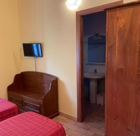 هتل Taverna Dei Guelfi