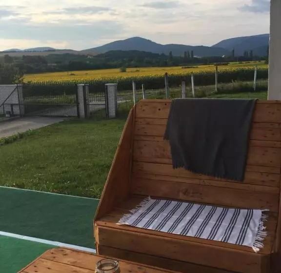 Majatalo Dósa Tanya, Vendégház