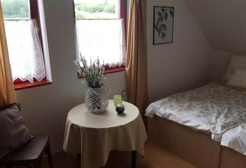 Majatalo Dósa Tanya, Vendégház