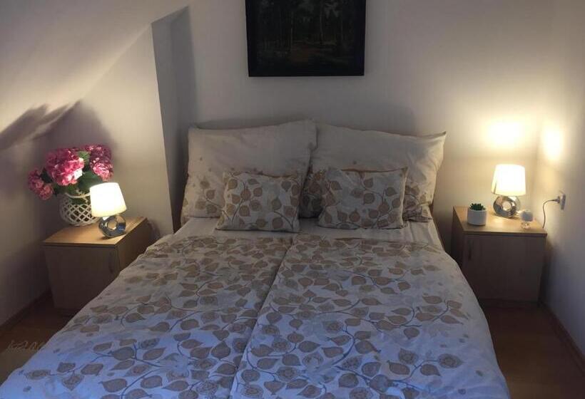 펜션 Dósa Tanya, Vendégház