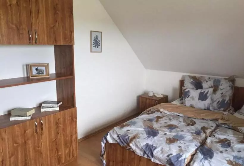 Majatalo Dósa Tanya, Vendégház