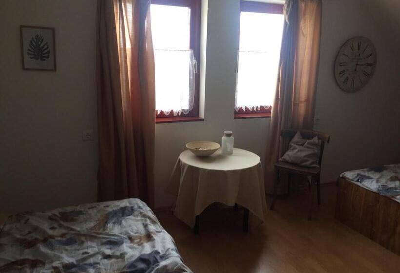 펜션 Dósa Tanya, Vendégház