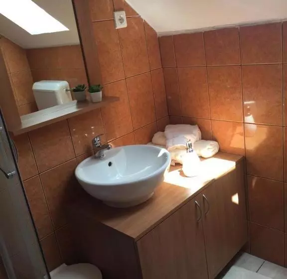 Majatalo Dósa Tanya, Vendégház