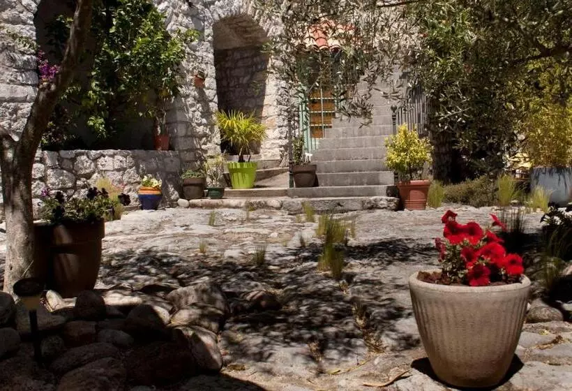 Majatalo Mas Des Falaises