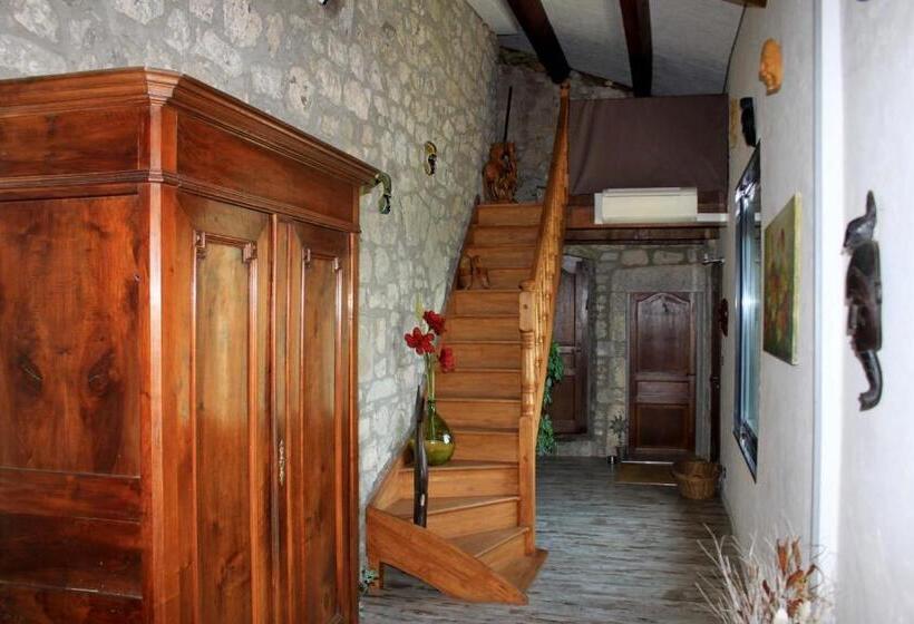 פנסיון Mas Des Falaises