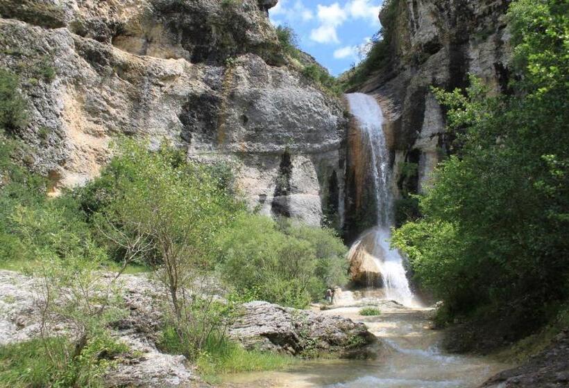 פנסיון Mas Des Falaises