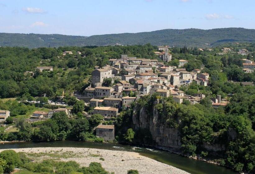 פנסיון Mas Des Falaises