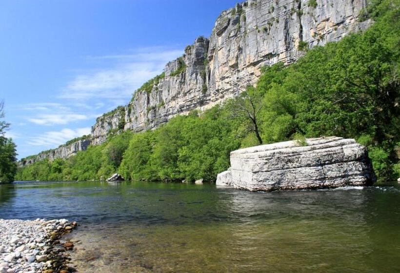 פנסיון Mas Des Falaises