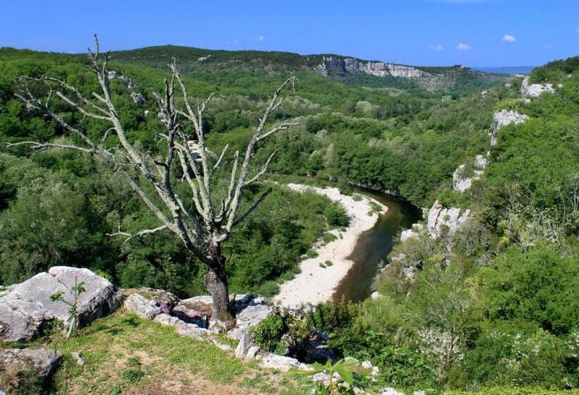 פנסיון Mas Des Falaises
