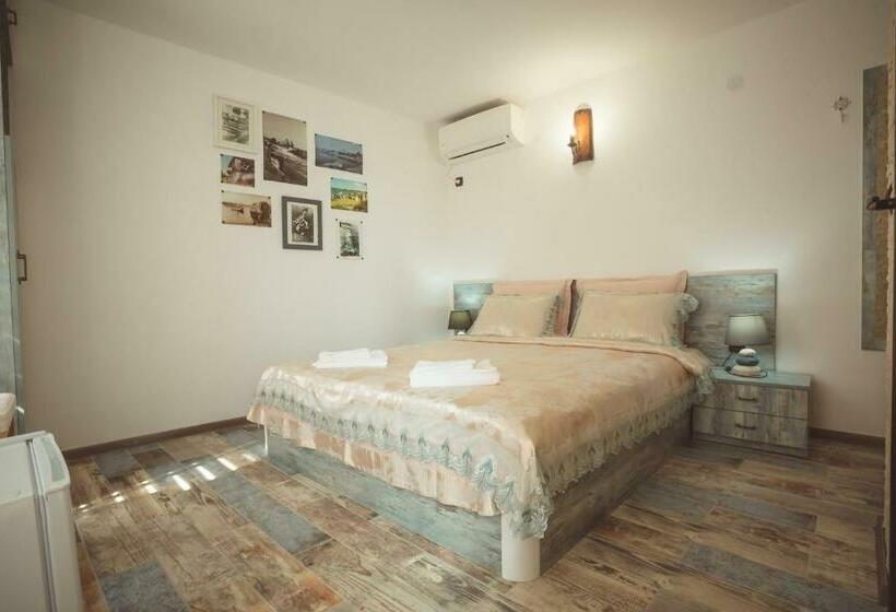 ペンション The Greek House