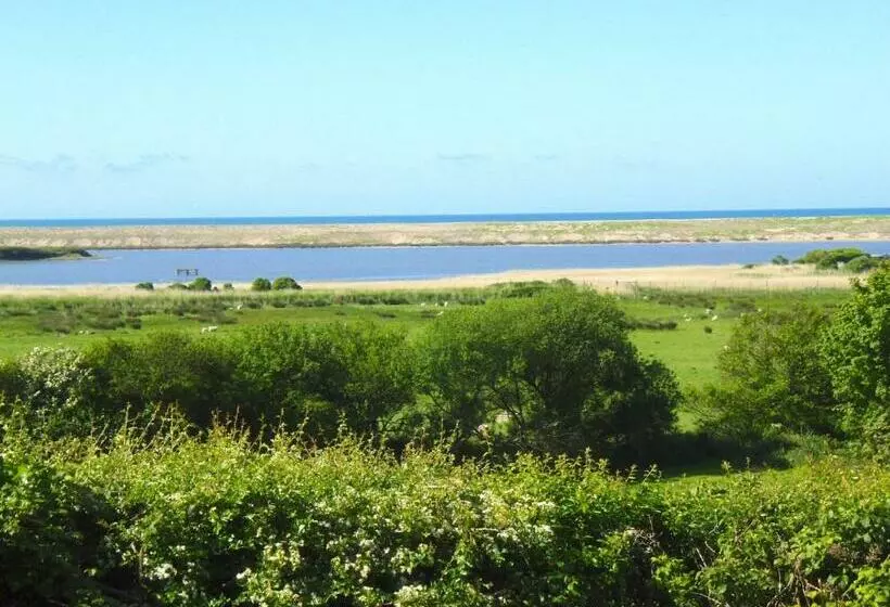 Top Parts Bed & Breakfast