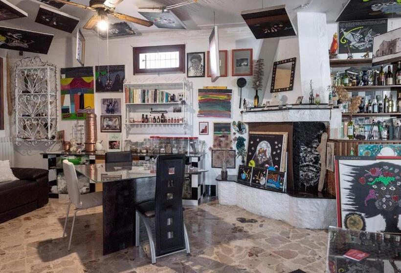 تختخواب و صبحانه Casa D Artista Le Stanze Della Stupidità