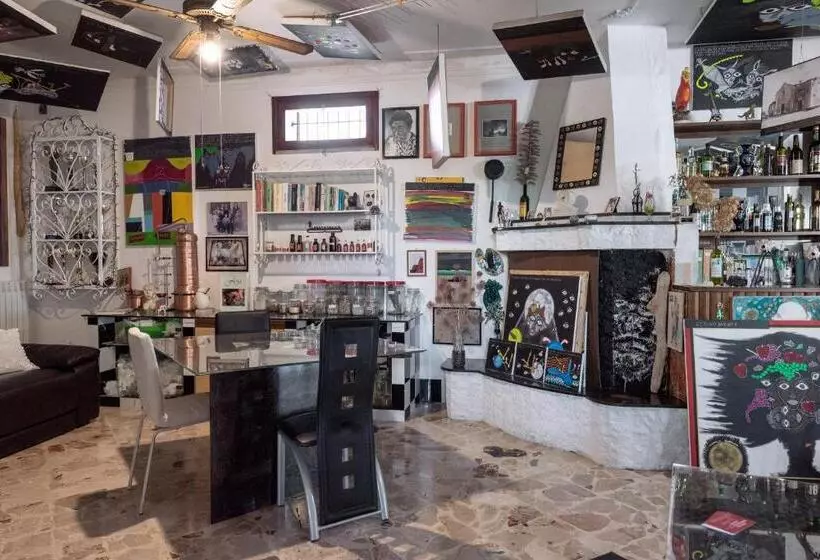 تختخواب و صبحانه Casa D Artista Le Stanze Della Stupidità