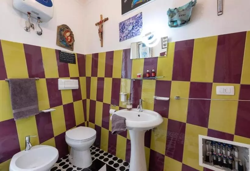 تختخواب و صبحانه Casa D Artista Le Stanze Della Stupidità