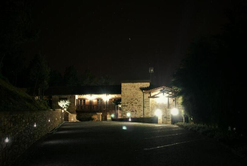 مبيت وإفطار O Casario