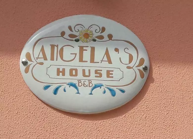 تختخواب و صبحانه Angela S House