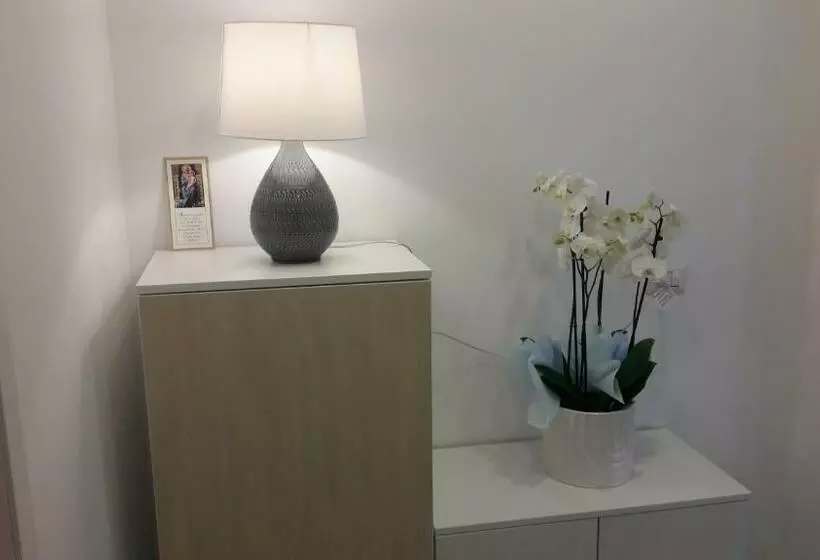 تختخواب و صبحانه Angela S House