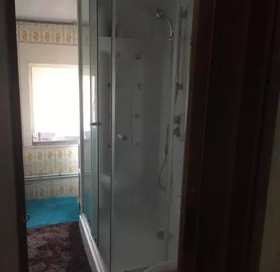 تختخواب و صبحانه Au 194