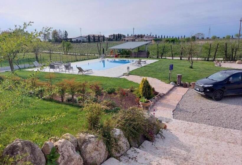 تختخواب و صبحانه Orchidea Del Garda