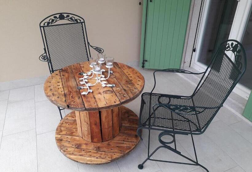 تختخواب و صبحانه Orchidea Del Garda