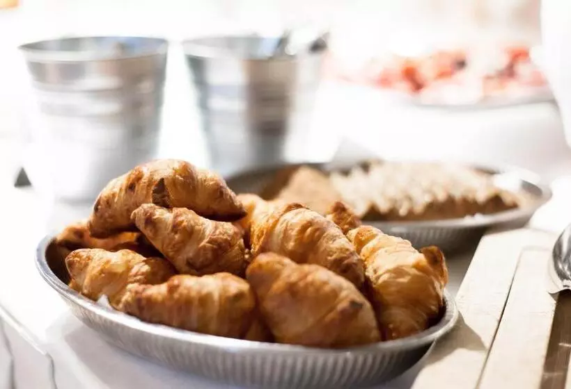 ホテル Project June   Ehemals Landgasthof Jüterbog