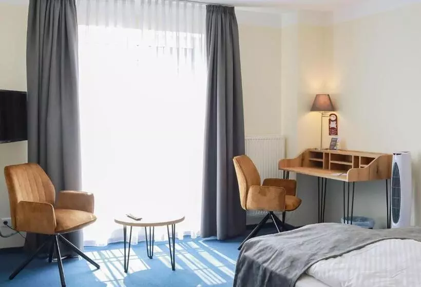 ホテル Project June   Ehemals Landgasthof Jüterbog