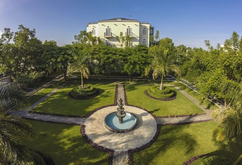 Hotelli The Lorian Club