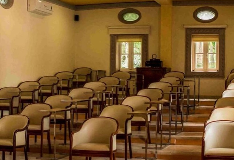 Hotelli The Lorian Club