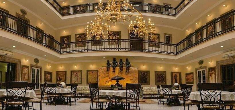 Hotelli The Lorian Club