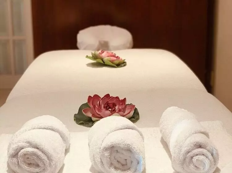 ホテル The Lorian Club