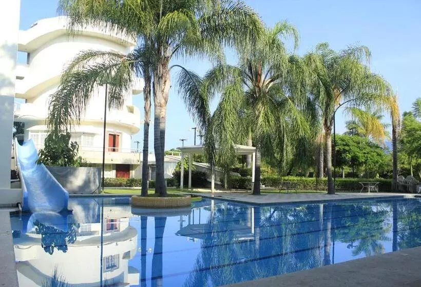 ホテル The Lorian Club