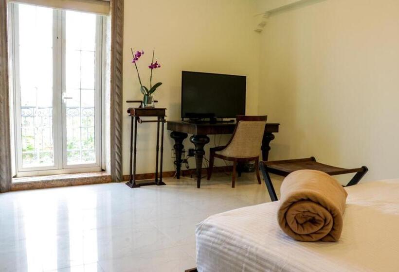 Hotelli The Lorian Club