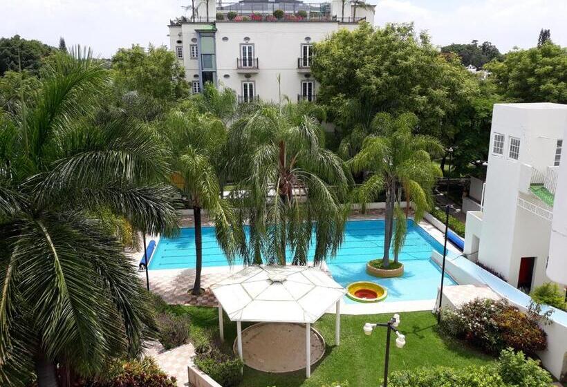 Hotelli The Lorian Club