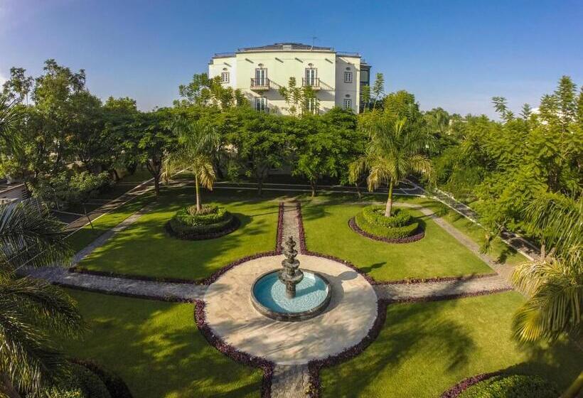 Hotelli The Lorian Club