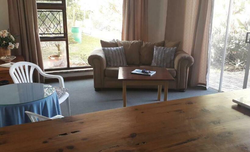 Pensionat Crashing Waves Self Catering Unit