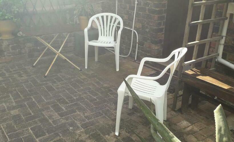 Pensionat Crashing Waves Self Catering Unit