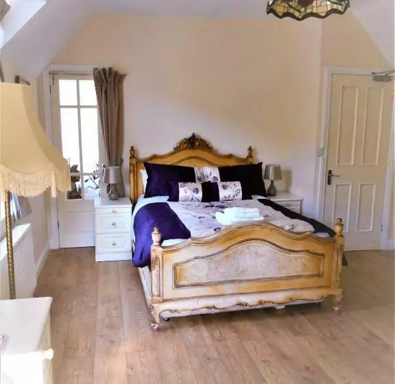 Riverside Bed & Breakfast